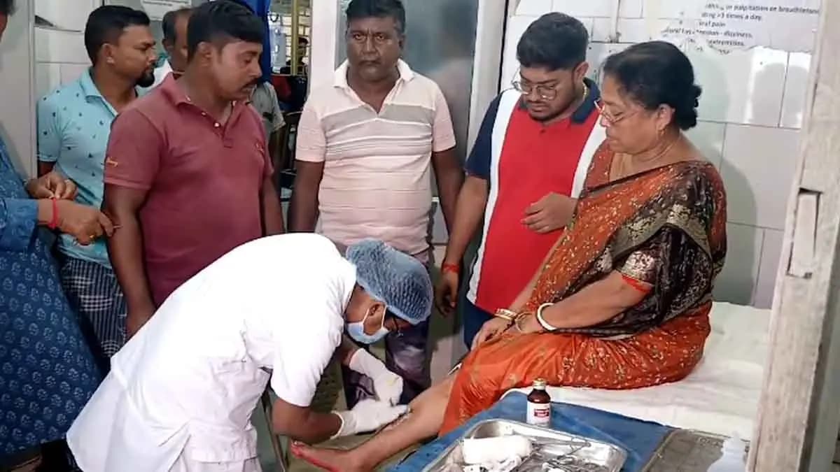 attack on minakhan tmc mla usha rani mondal on kali puja night gnr