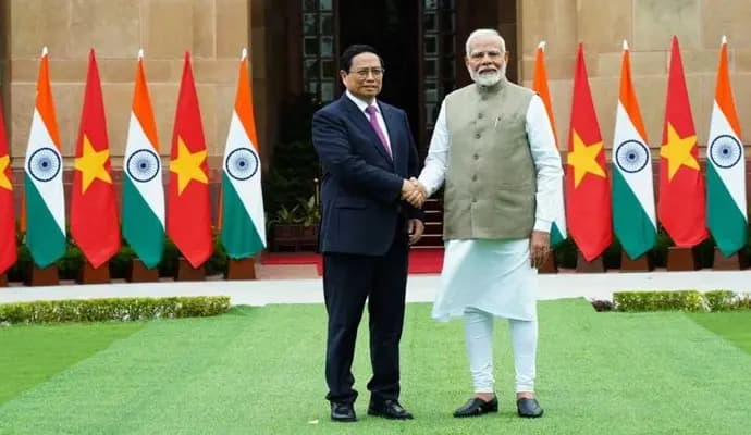 PM holds talks with Vietnam counterpart gnr