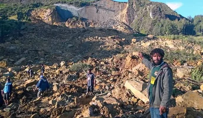 Over 100 feared dead in Papua New Guinea landslide