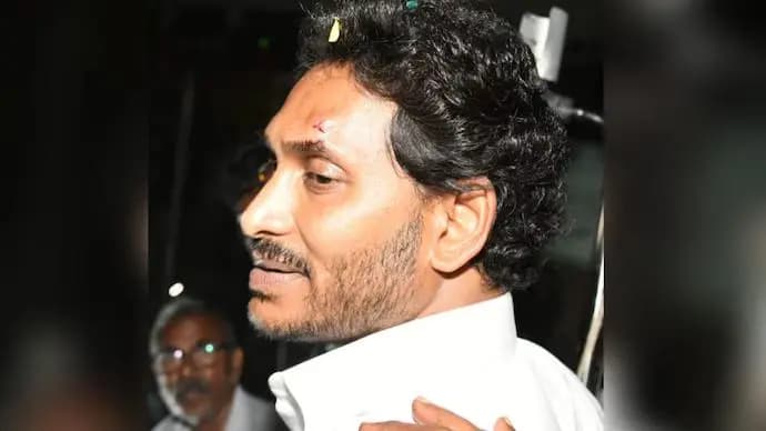 Andhra Chief Minister injured after stones thrown during Vijayawada roadshow