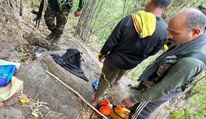 five maoists killed at chattisgarh