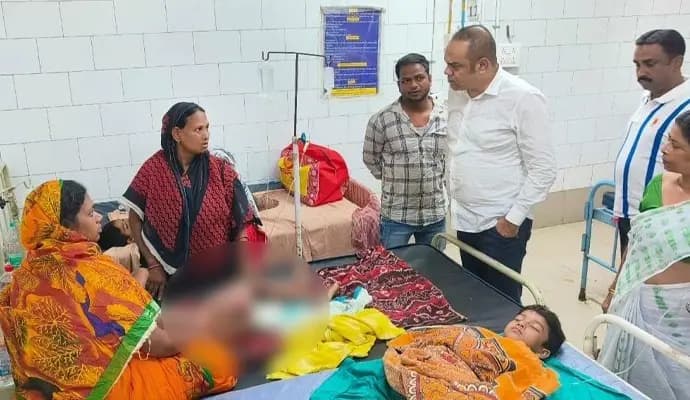 Gas cylinder blast at murshidabad, 13 injured