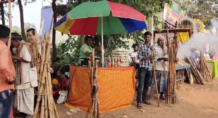 Bargi attack in Bengal made people of this village dependent on Lathis