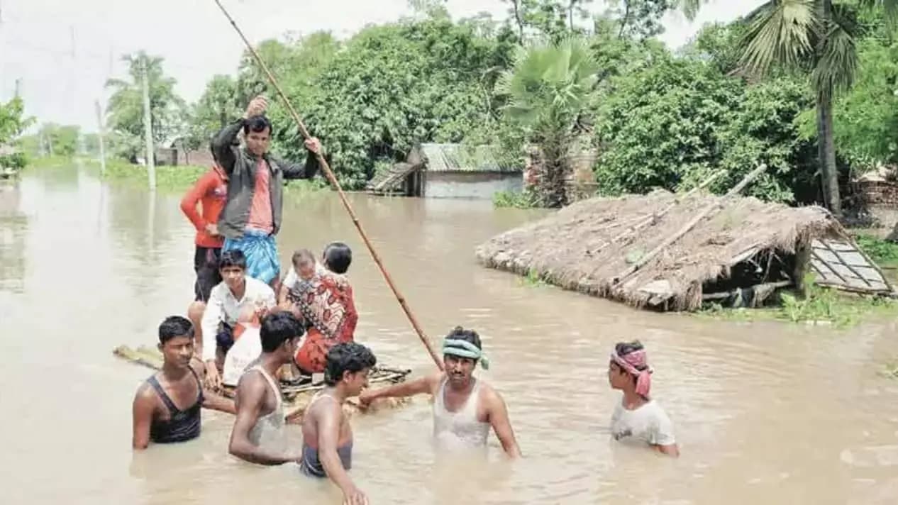 IMD Weather Update Heavy Rainfall Forecast in South Bengal from Monday gnr