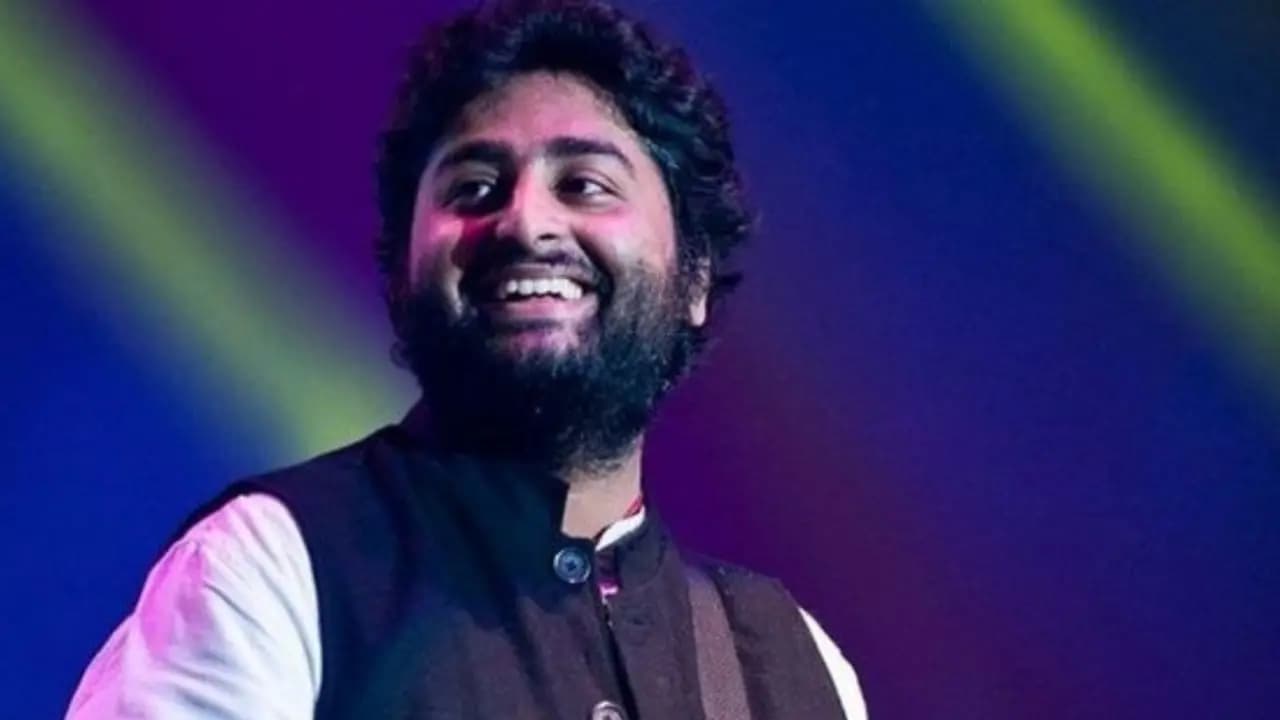 Arijit Singh keeps it simple as he casts his vote in Murshidabad and his witty take on voting day media interaction goes viral 
