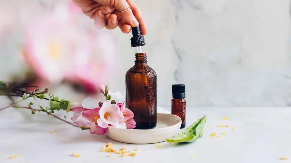 This spectacular home made orange face serum make your skin brightening and glowing and soft check out the details LIF