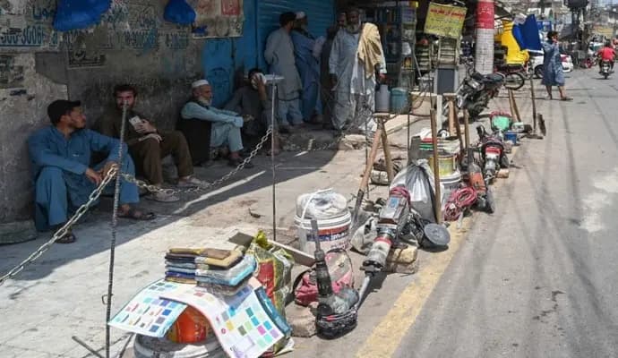 pakistan sindhu province maximum temperature 52 degree