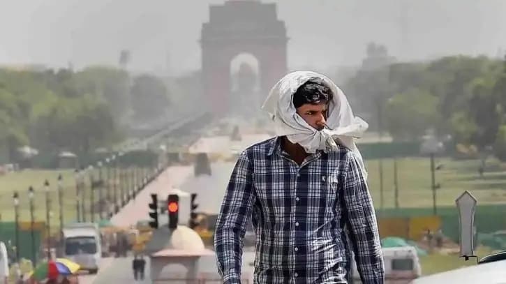 India Reports Over 40,000 Suspected Heatstroke Cases This Summer
