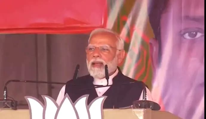 narendra modi in arambagh for public meeting