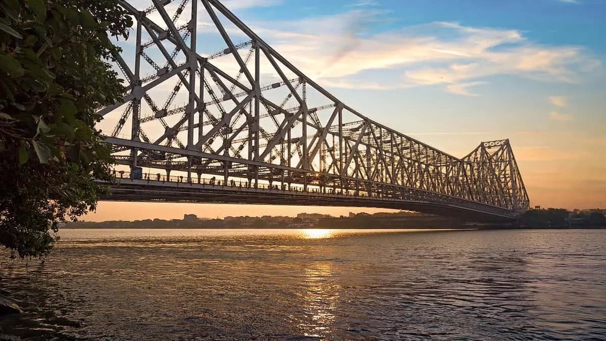 Monsoon is leaving Bengal when will winter start Know West Bengal weather update for Monday 13th October 2025