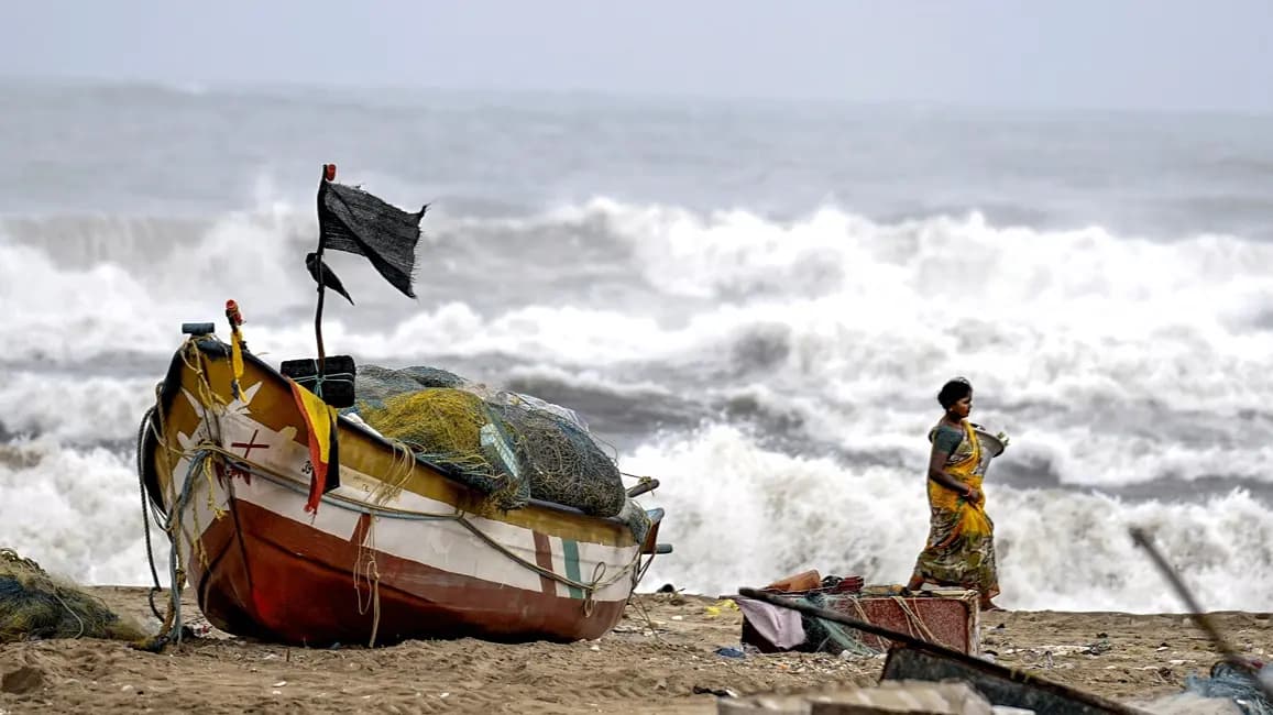 Cyclone Michaung 2 dead in chennai 144 imposed in puducheri