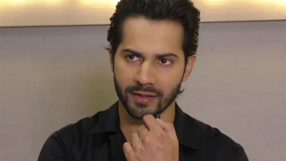 Bollywood actor Varun Dhawan handles complaint about driver s rash driving calmly in viral video