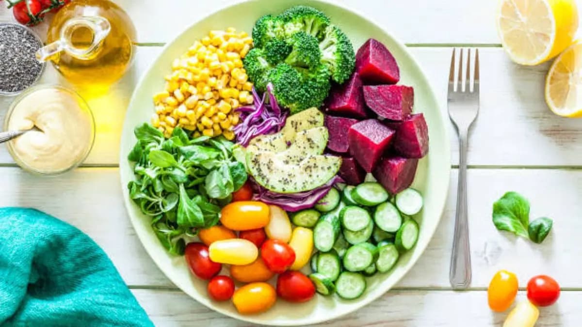 Beetroot salad is full of antioxidants,it can make your stomach healthy and improved your skin tone lif