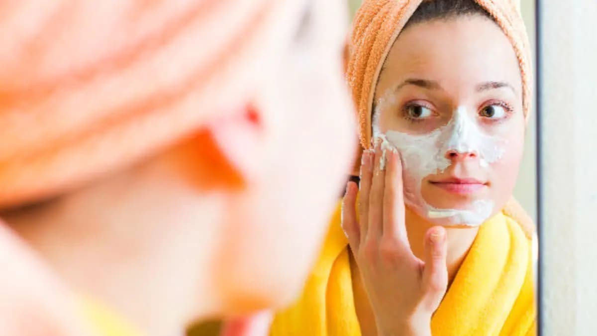 All these home made face packs with besan can your san tan and make your skin glowing and brightening lif