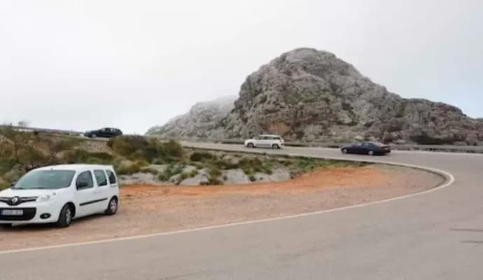 6 Adi Kailash pilgrims killed as car falls into river in Uttarakhand