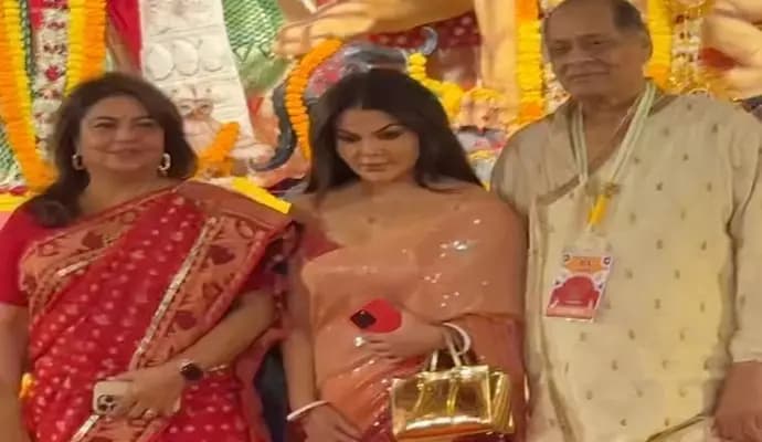 rakhi-sawant-wears-sankha-pola-in-durgapuja