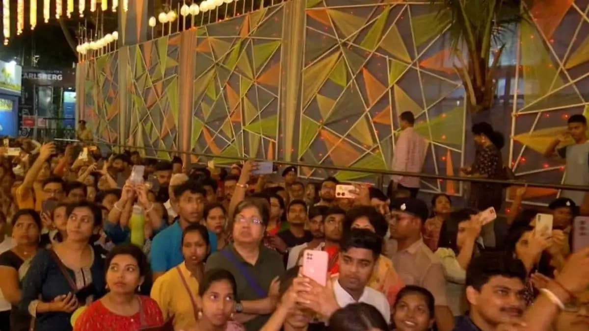 How to stay healthy during Durga Puja Pandal Hopping 2025