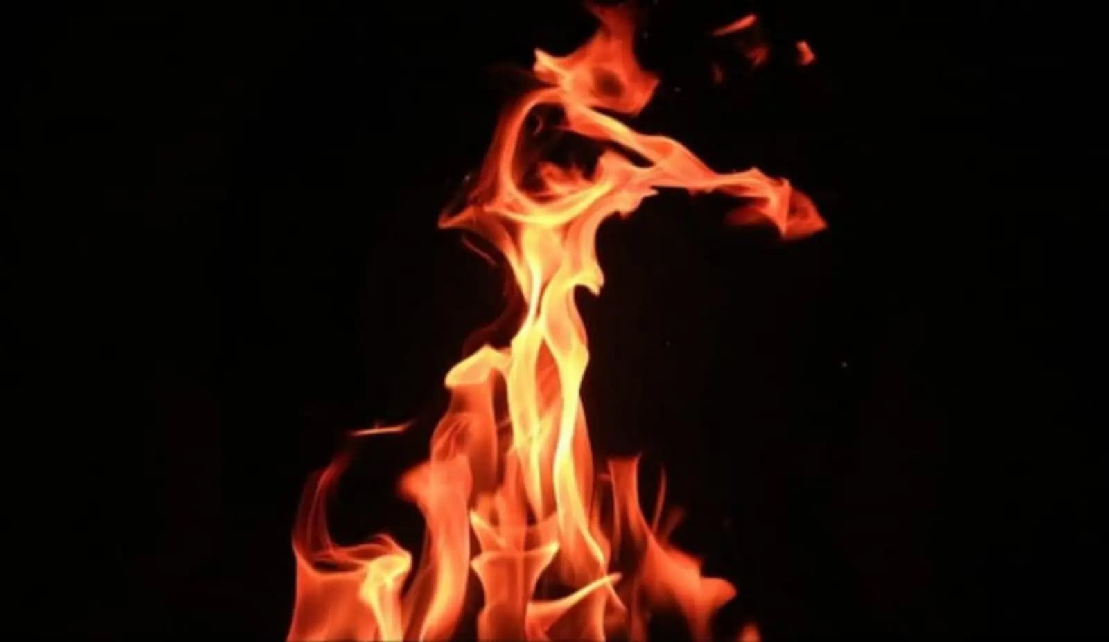 Uttar Pradesh rape victim tries to set herself on fire