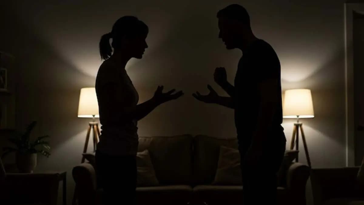Rajasthan Jaipur man goes to pacify wife after fight finds her with lover in next room