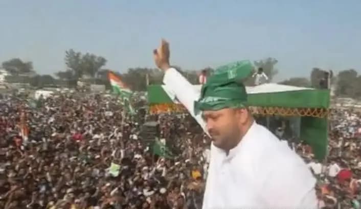 Tejashwi Yadav Addresses Rally From Bus Roof In Bihar