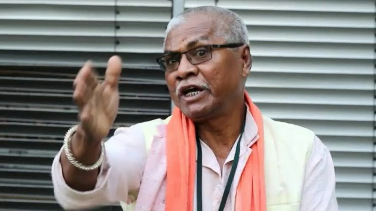 crime against woman case in magra tmc mla monoranjan byapari says would have beaten accused_gnr
