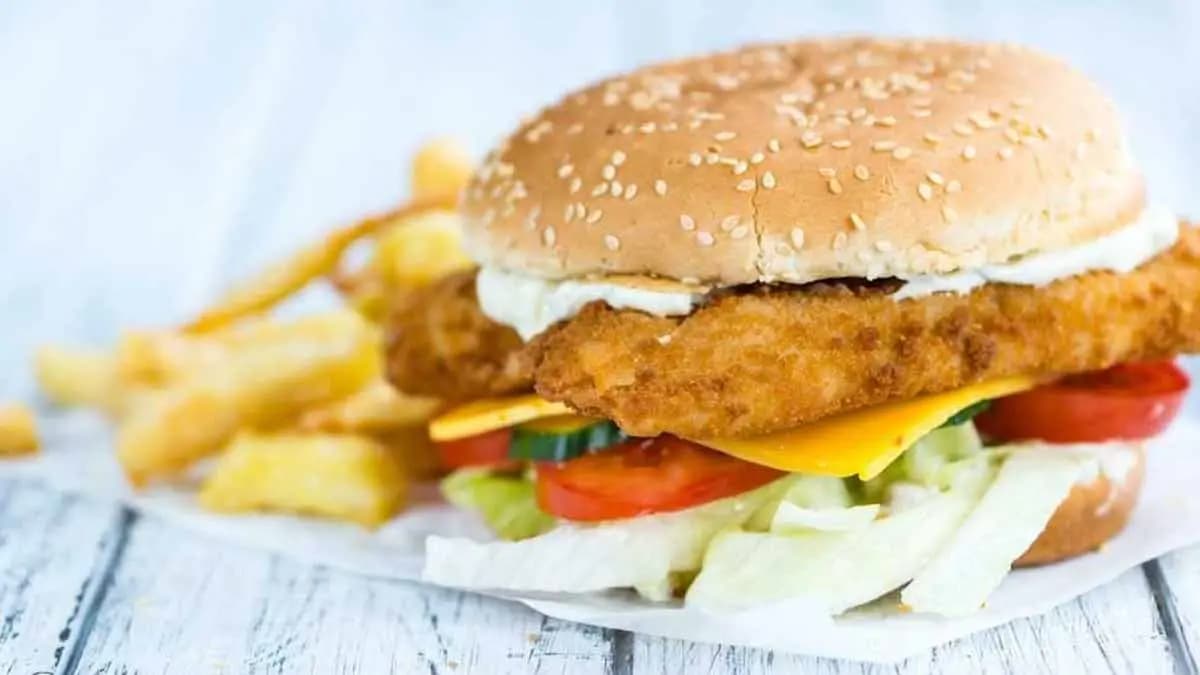 Man Fatally Stabs Himself While Trying To Separate Frozen Burgers With Knife gnr