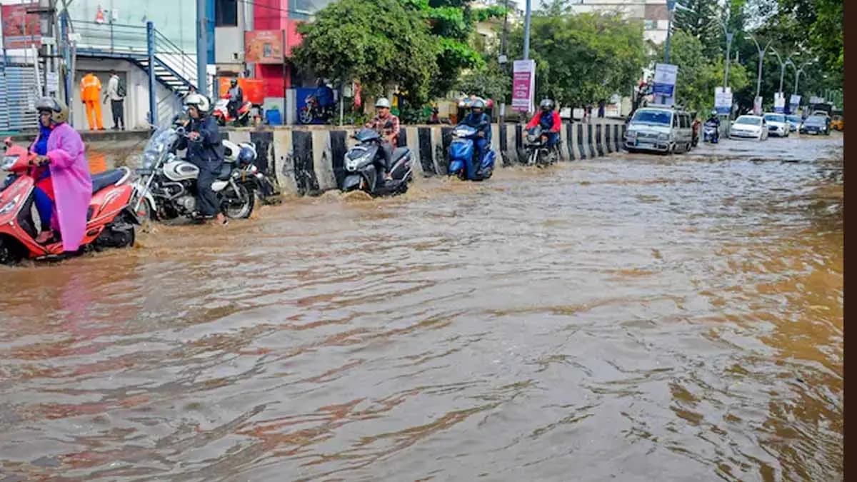 Bengaluru Rain: Heavy Overnight Downpour Leads To Waterlogging, More Showers On The Cards_gnr