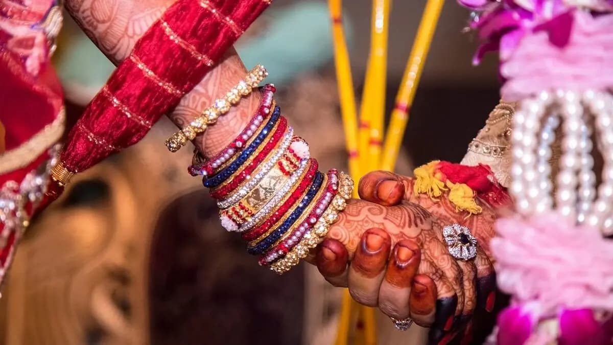 Madhya Pradesh Shocker Married Woman Allegedly Elopes With Brother-in-Law in Chhatarpur Tells Husband Dewar Is More Handsome Than Him