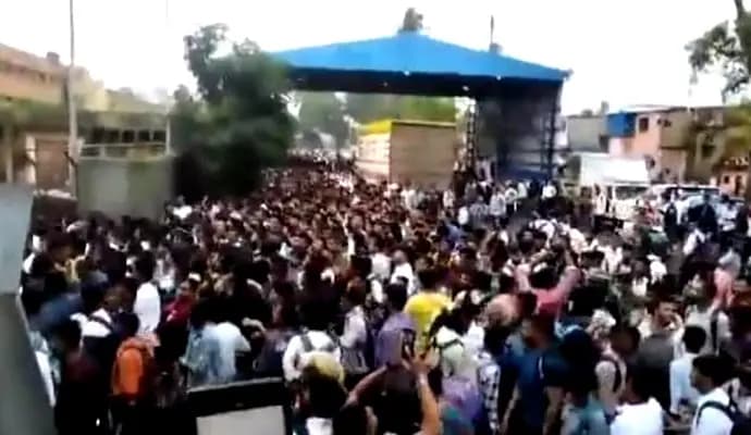 Mumbai Stampede Scare gnr