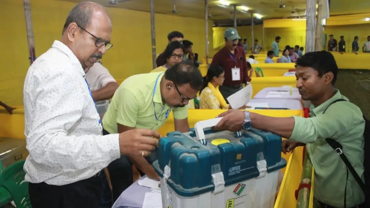 Bengal Elections 2026: Presiding officer makes blunder in a booth in Raiganj