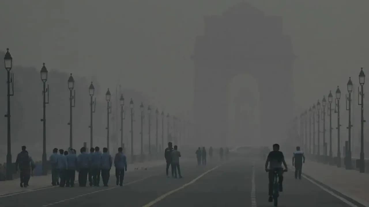 DELHI POLLUTION REDUCE DEW TO RAIN