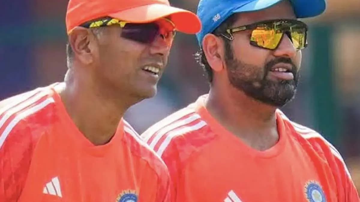 Sunil Gavaskar Suggests Rahul Dravid To Roped In After Rohit Sharma's Dismissal vs England spt