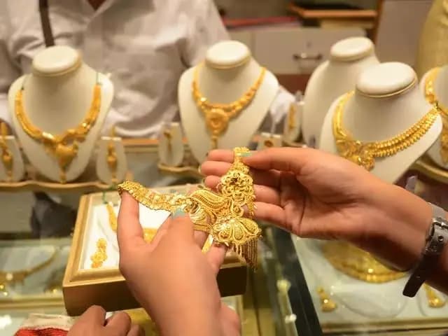 No respite for gold sellers despite price slash as outlets witness negligible customer footfall