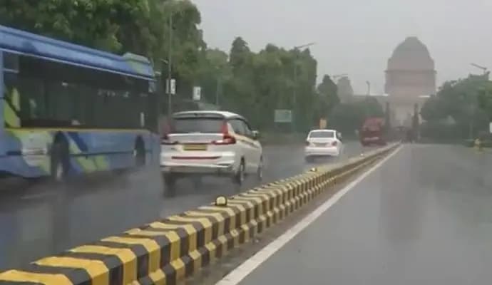 Heavy rain in Delhi