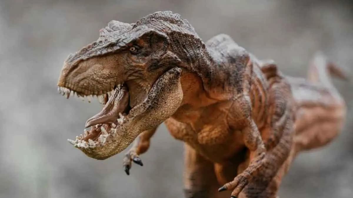 Scientists Plan To Recreate Extinct Creatures Like Dinosaurs As Robots gnr