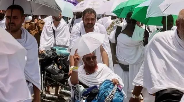 Six Hajj pilgrims die from heatstroke in Mecca