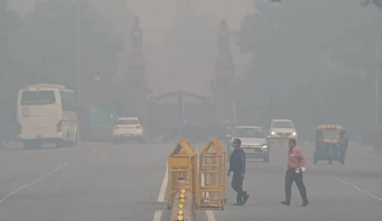 Major Pollution Alert In Delhi