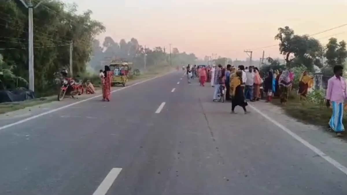 three dies in a road accident at malda gnr