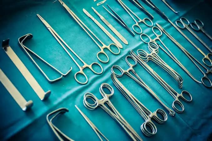 scissor was left in the abdomen of the woman 12 years ago gnt