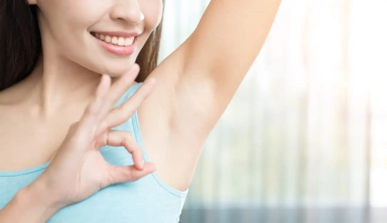 This method can reduce the darkness of your underarms and make the place brightening and soft lif