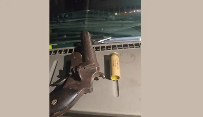 man arrest with arms