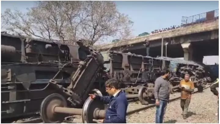At least 8 wagons of goods train derail in Delhi