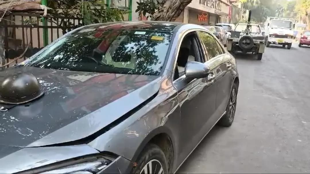 One killed, two injured bike accident kolkata
