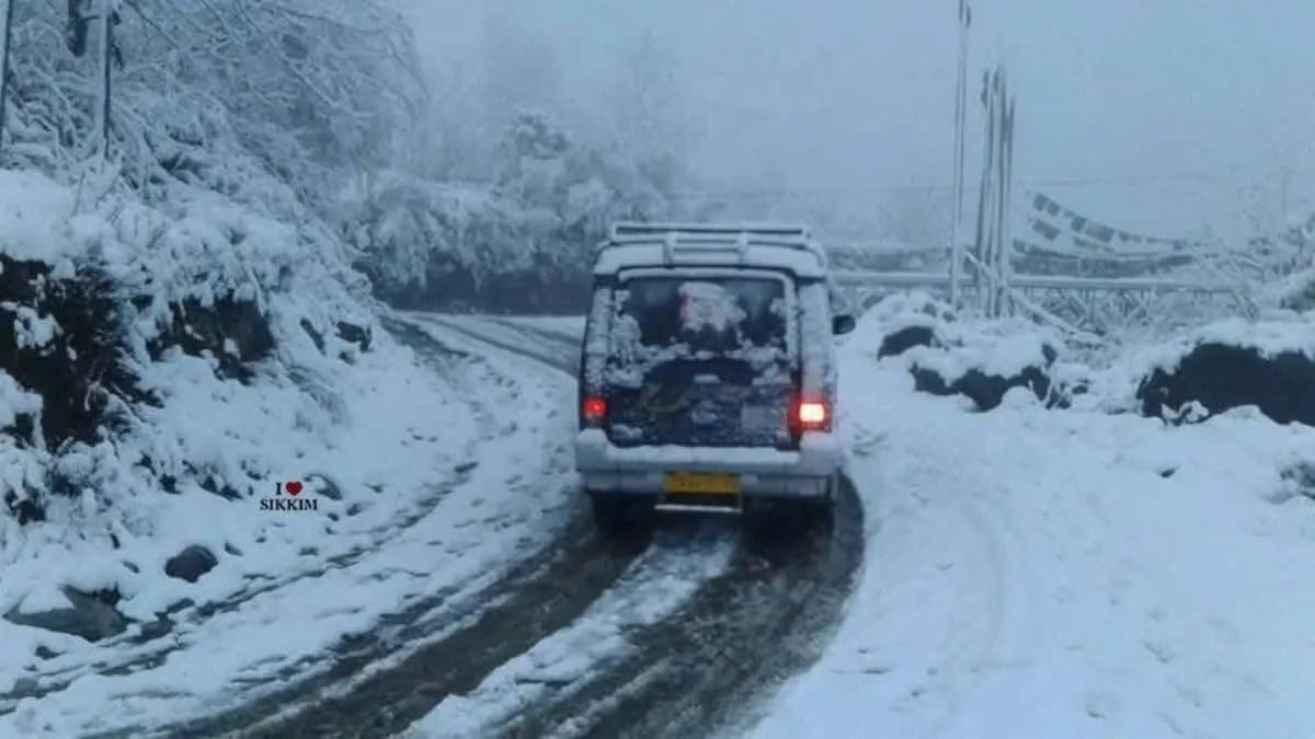 Several tourist spots in sikkim are closed due to heavy snowfall gnr