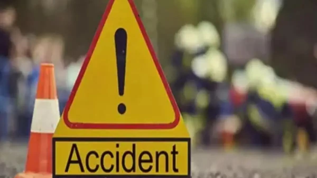After Jadavpur again Road accident at Garia six injured gnr 