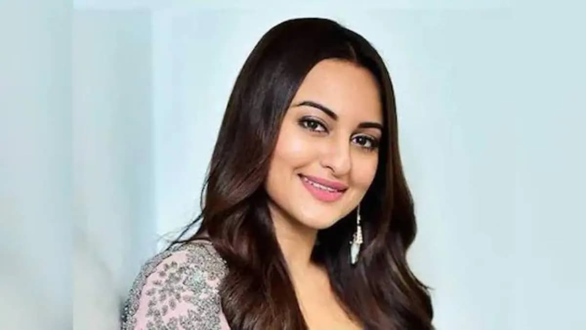  Sonakshi Sinha Suggests this homely hair growth spray can be solution for all hair problems