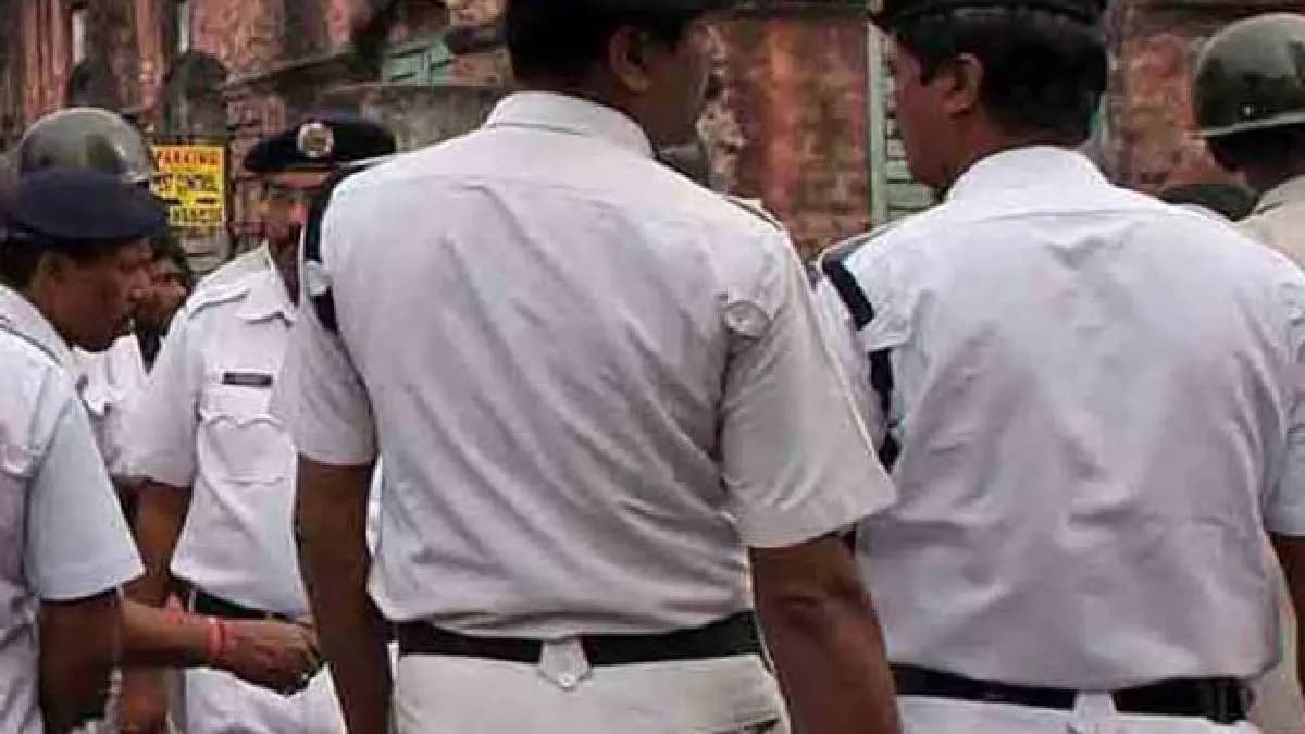 kolkata police stf recovers huge arms gnr