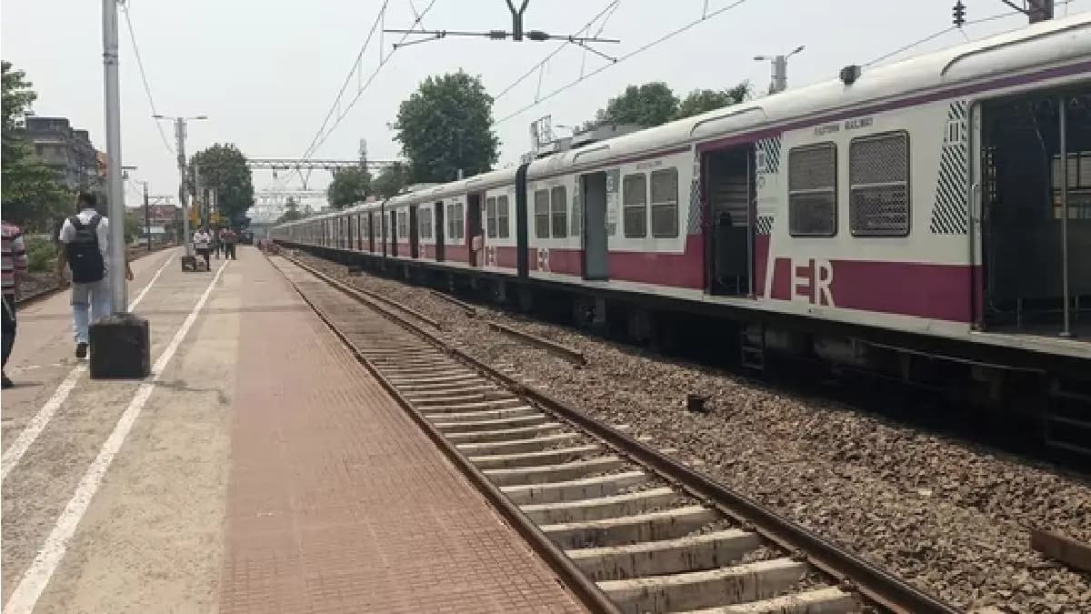 Many train cancels this weekend in sealdah section for maintenance work 