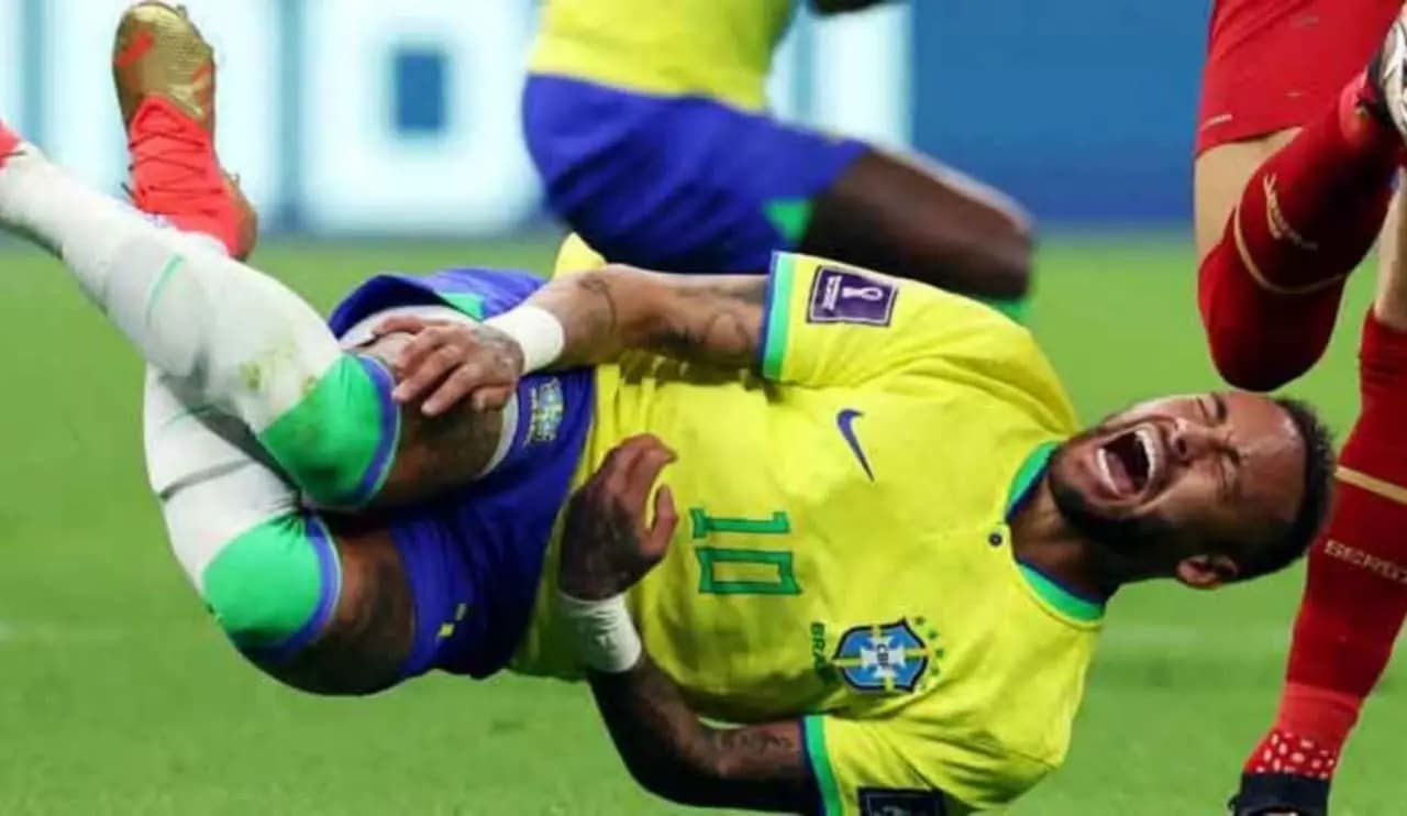 NEYMAR INJURY TREATMENT