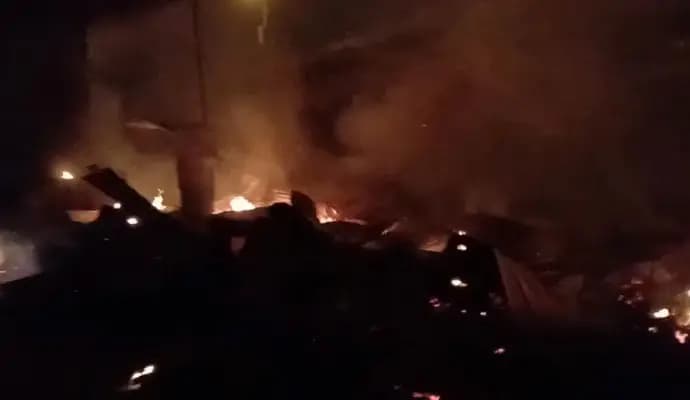fire in kamalgachi, one dead